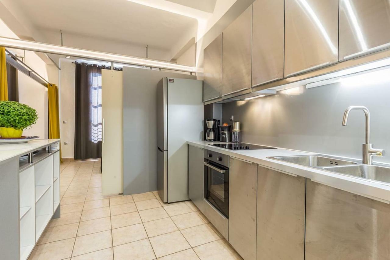 Renovated Loft At The Center Of Monastiraki Apartment Athens Luaran gambar
